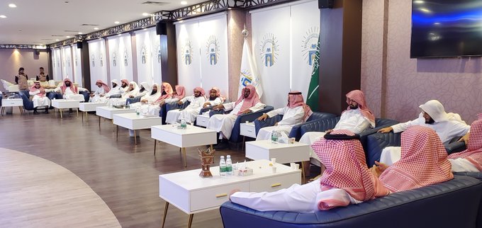 أقامت كلية الشريعة لقاء المعايدة لمنسوبي الكلية احتفاء بعيد الفطر المبارك لعام 1447هـ